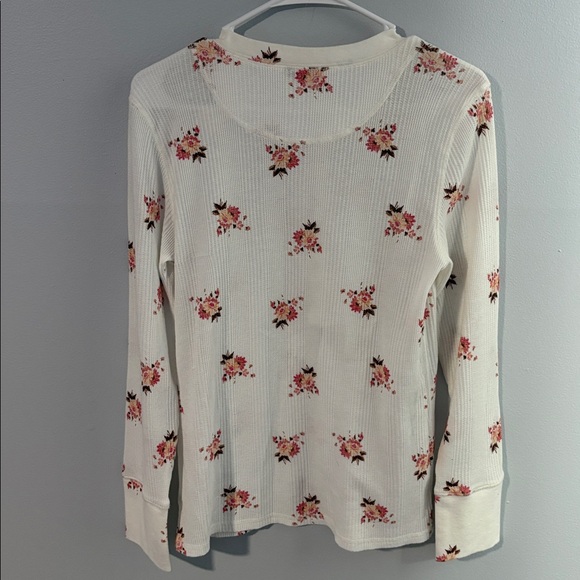 Aerie • Floral Snap Henley Long Sleeve - Picture 6 of 6